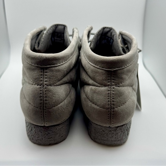 NWT Clarks Gray Quilted Suede Wallabee Boots - Picture 5 of 9